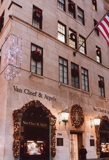 van-cleef-arpels-story